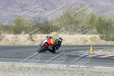 media/Oct-30-2025-Racers Edge (Thu) [[dabbdaf680]]/3-B Group/Session 5 (Turn 6)/